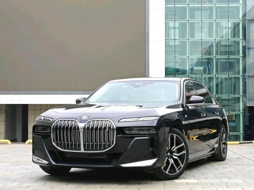 BMW i7 eDrive50L Leading Version M Sport, 2023 — фото 1