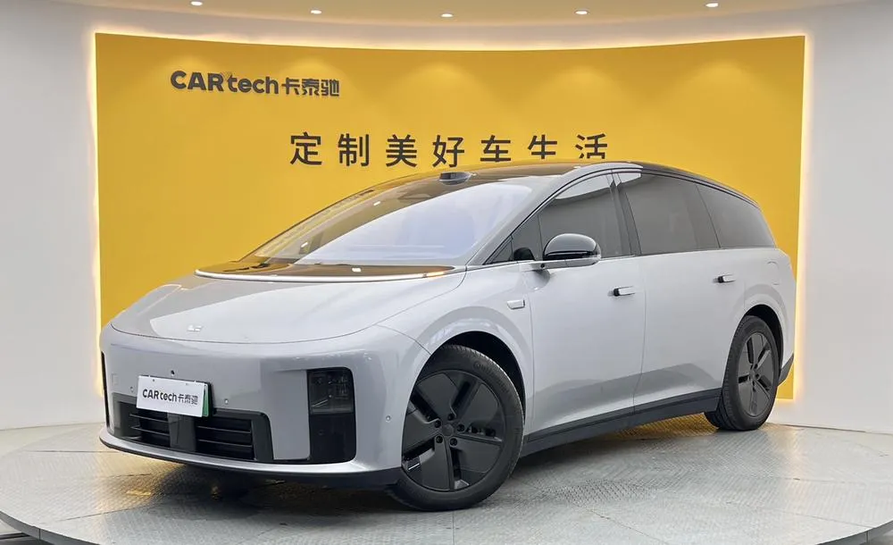 Li Auto i8 Standard Edition, 2025 — фото 1