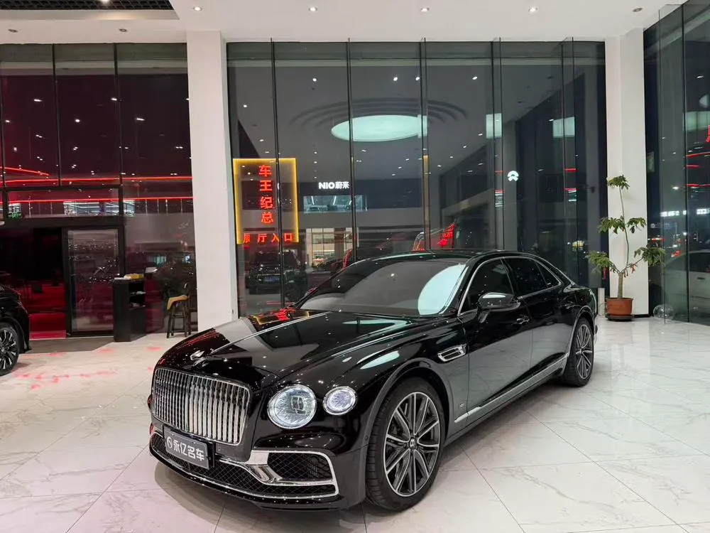 Bentley Flying Spur 4.0T Auto 4WD 5 Seater Parallel Import, 2021 — фото 1