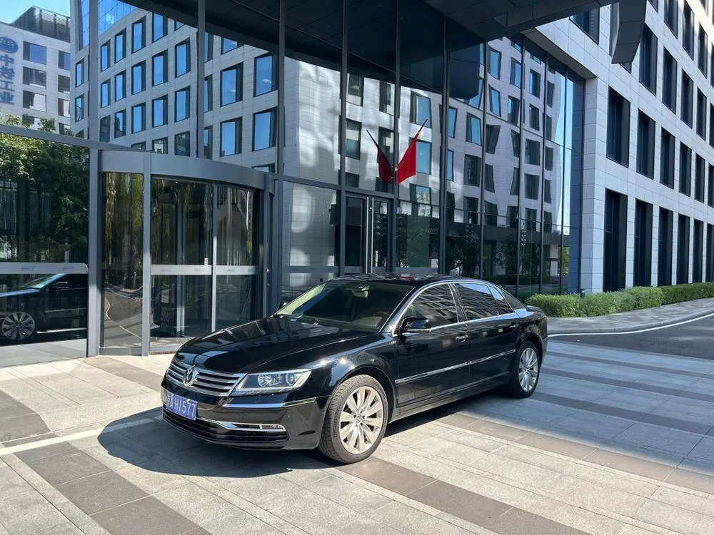 Volkswagen Phaeton 3.6L V6 4 Seater Extended Individual Edition, 2011 — фото 1