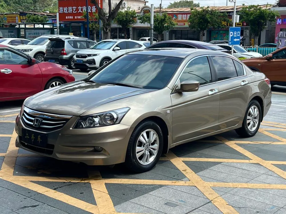 Honda Accord 2.4L LX, 2010 — фото 1