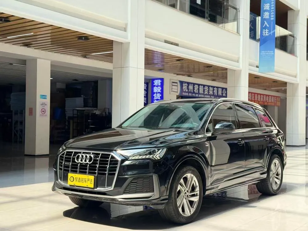Audi Q7 45 TFSI quattro S line Sport Version, 2023 — фото 1