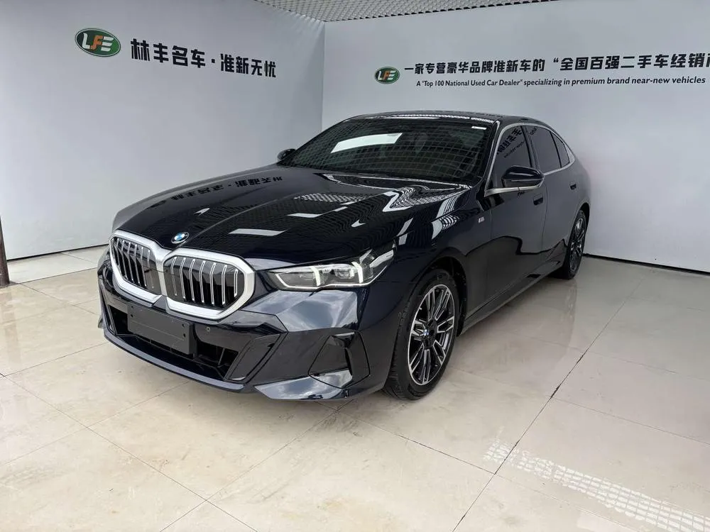 BMW 5-Series 530Li Leading Version M Sport, 2025 — фото 1