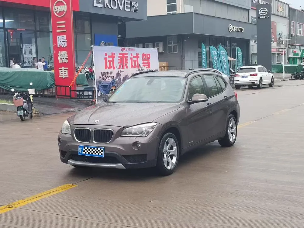 BMW X1 sDrive18i Luxury Version, 2012 — фото 1
