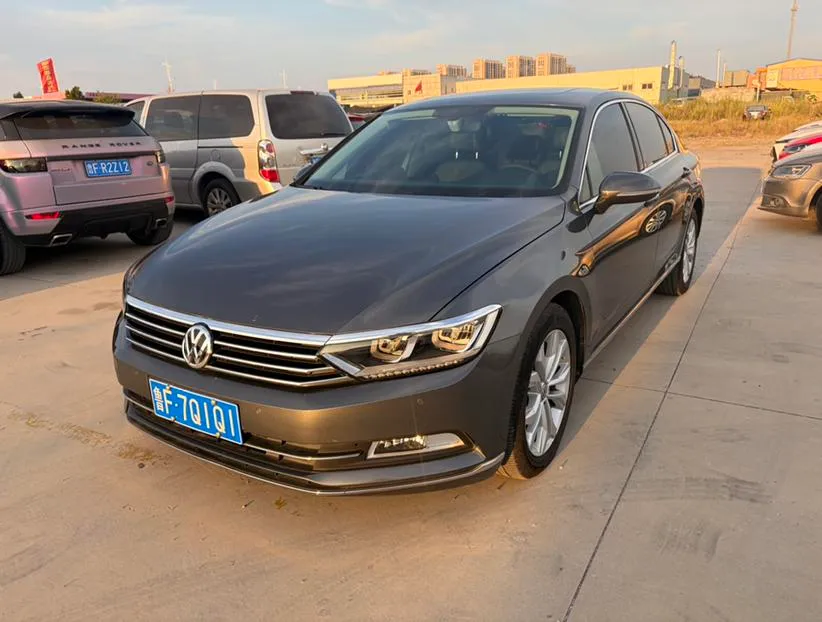 Volkswagen Magotan 330TSI DSG Luxury Version, 2017 — фото 1