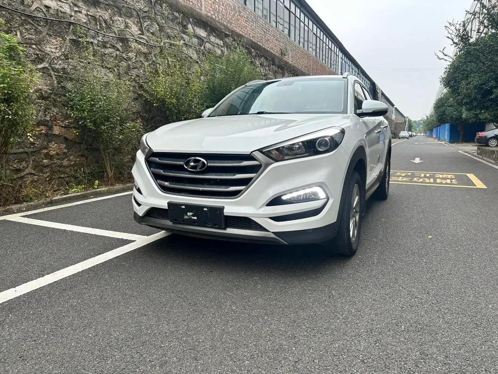 Hyundai Tucson 1.6T Dual Clutch 2WD Smart Version, 2015 — фото 1