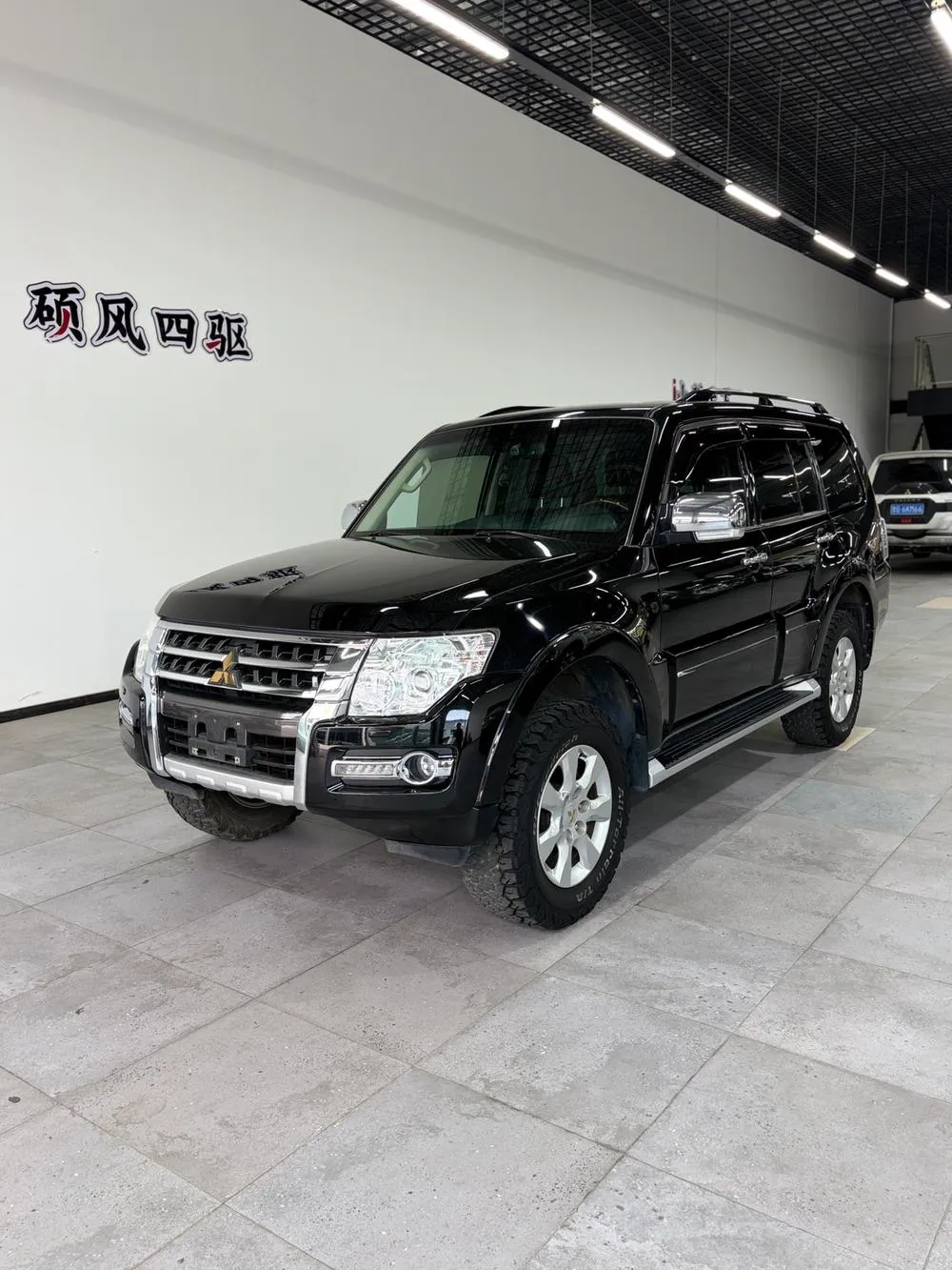 Mitsubishi Pajero (Import) 3.0L Auto Premium Edition CN5, 2016 — фото 1
