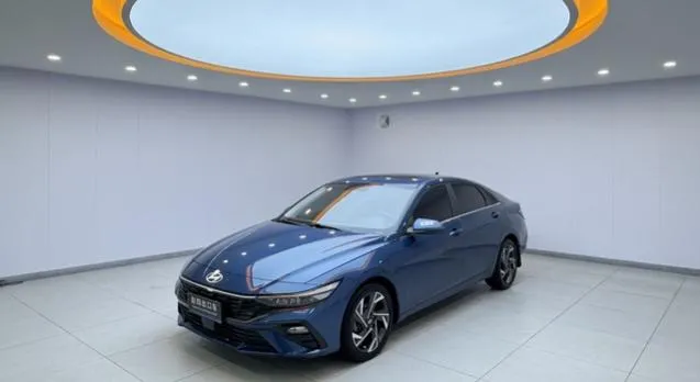 Hyundai Elantra 1.5L CVT LUX Premium Edition, 2023 — фото 1