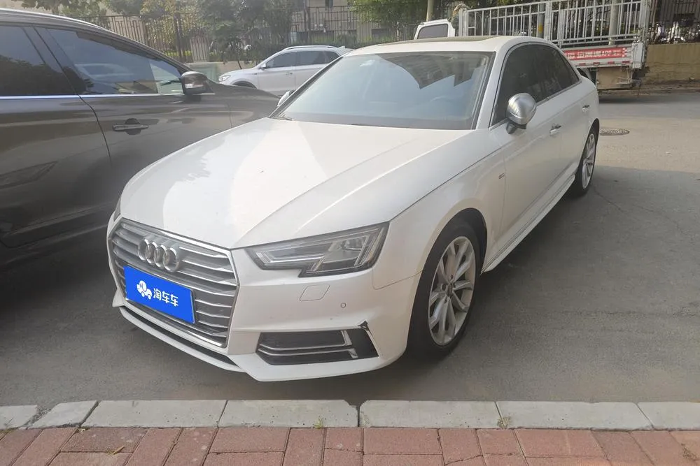 Audi A4L 30 Version 40 TFSI Fashion Version, 2018 — фото 1