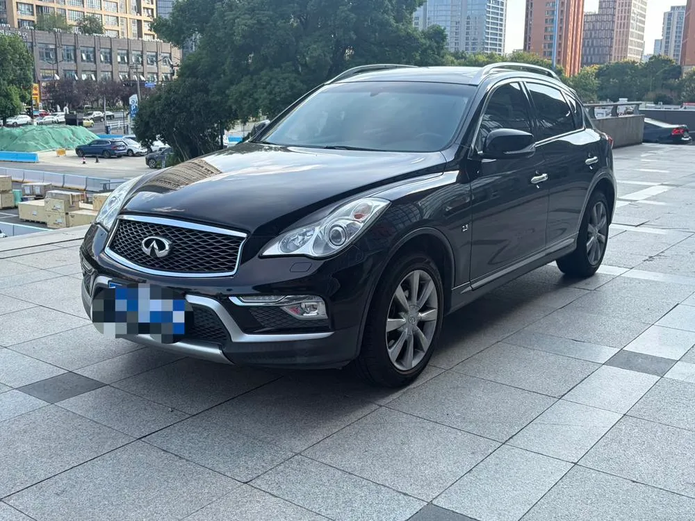Infiniti QX50 2.5L Comfort Edition, 2015 — фото 1