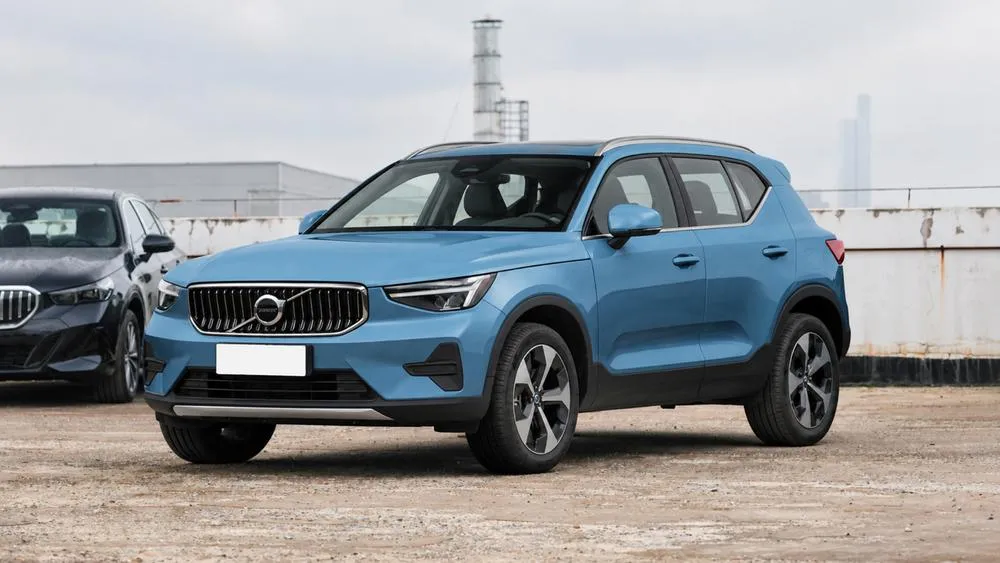 Volvo XC40 B4 4WD Luxury Edition, 2025 — фото 1