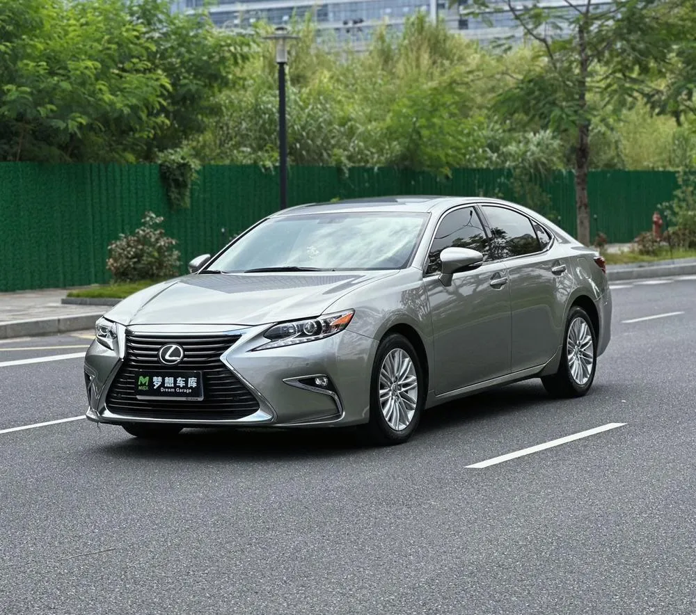 Lexus ES 200 Elite Edition, 2015 — фото 1