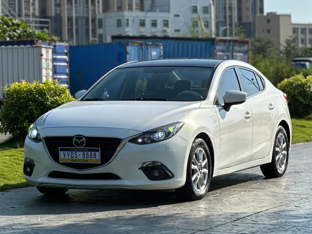 Mazda 3 Axela Sedan 1.5L Auto Comfort Version, 2016 — фото 1