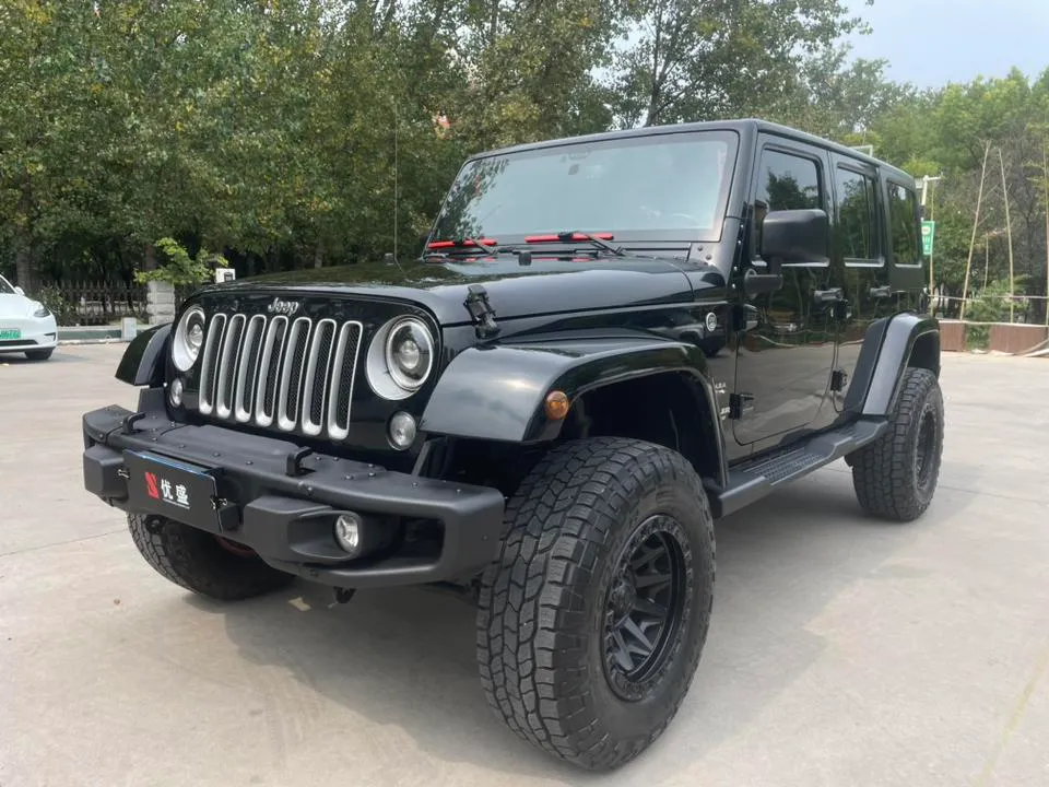 Jeep Wrangler 3.0L Sahara Edition, 2015 — фото 1