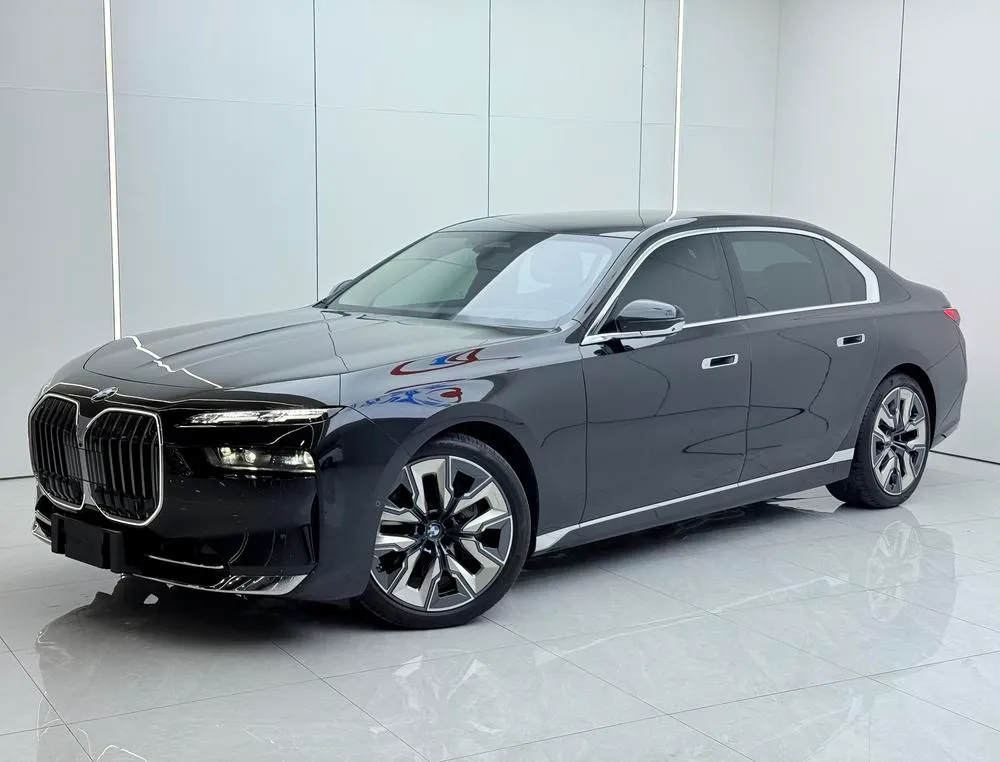 BMW 7-Series 740Li Leading Version Luxury, 2023 — фото 1