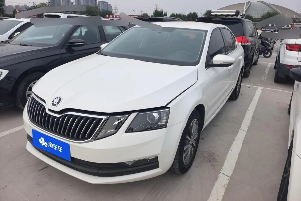 Skoda Octavia 1.5L Auto Comfort Edition, 2021 — фото 1