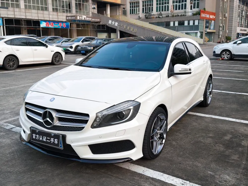Mercedes-Benz A-Class (Import) A 200 Sport Version, 2015 — фото 1