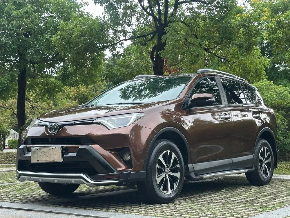 Toyota RAV4 2.0L CVT 2WD Style Edition, 2016 — фото 1
