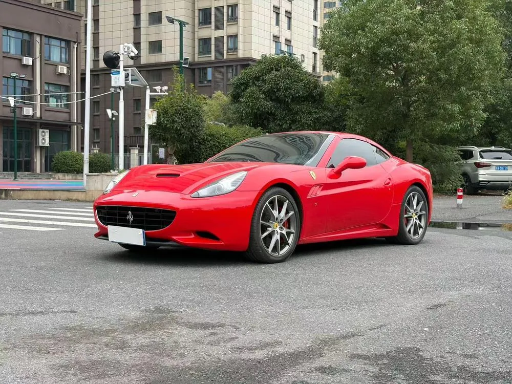 Ferrari California T, 2012