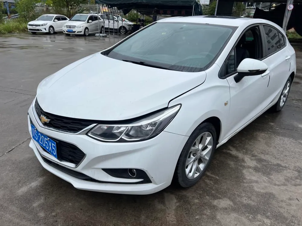 Chevrolet Cruze Hatchback 320 Auto Stylish Edition, 2018 — фото 1