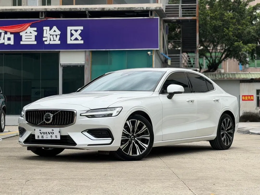 Volvo S60 B4 Luxury Edition, 2025 — фото 1