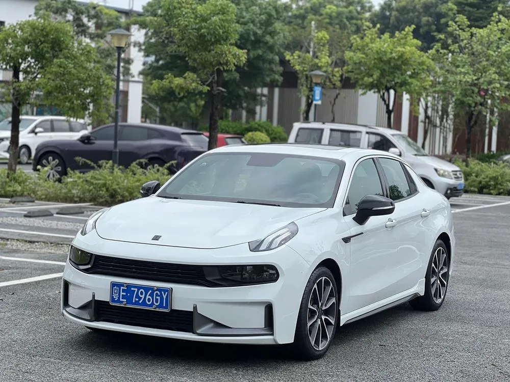 Lynk & Co 03 2.0TD Auto Dynamic Edition, 2019 — фото 1