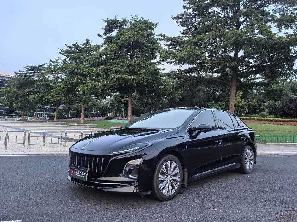 Hongqi E-QM5, 2023
