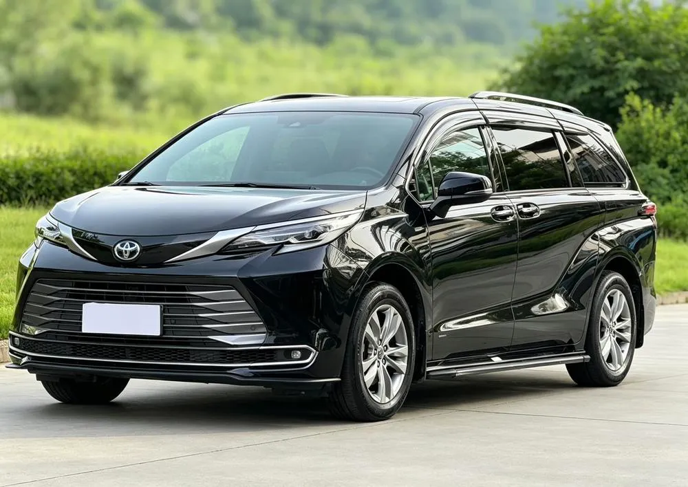 Toyota Sienna 2.5L Hybrid Ultimate Edition, 2021 — фото 1