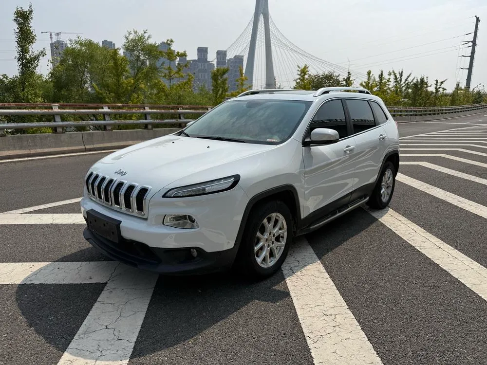 Jeep Cherokee, 2016