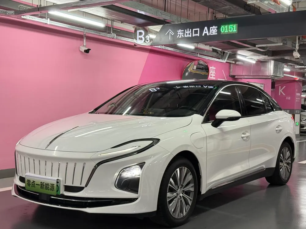 Hongqi E-QM5, 2022