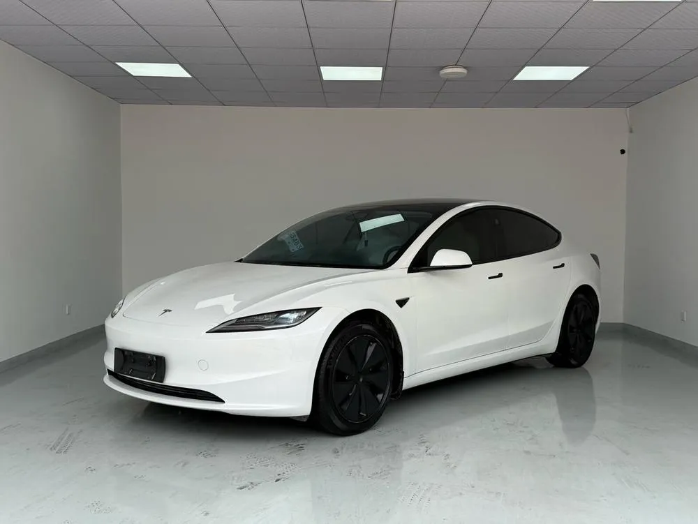 Tesla Model 3, 2023