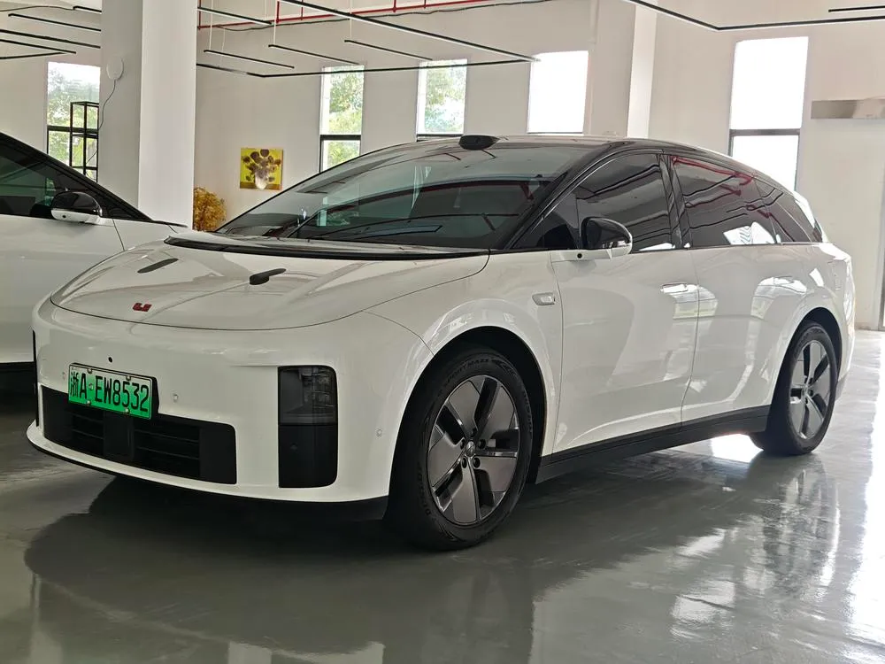 Li Auto Li i6 2WD Стандарт, 2025 — фото 1
