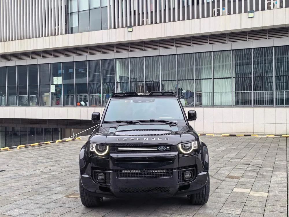 Land Rover Defender, 2024