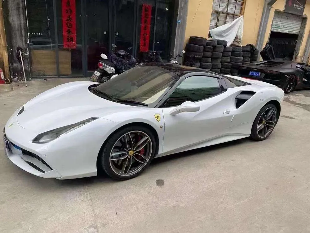 Ferrari 488, 2015