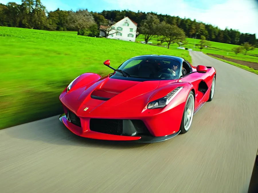 Ferrari LaFerrari — фото модели