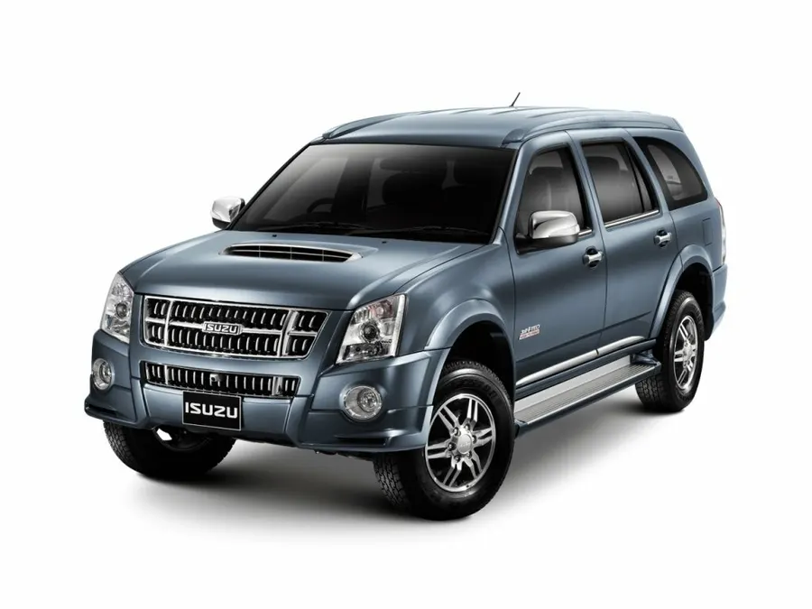 Isuzu MU-7 — фото модели