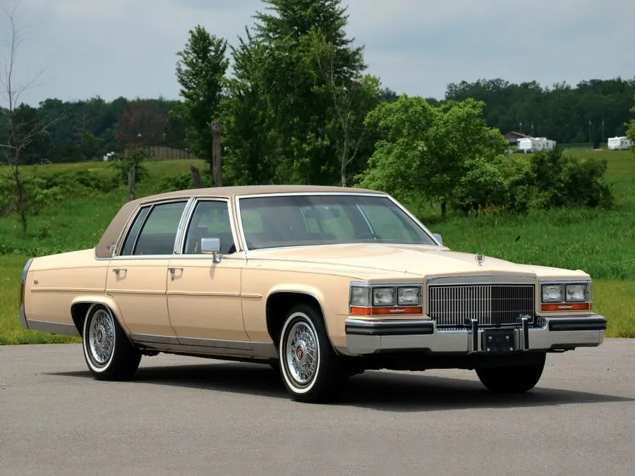 Cadillac Brougham — фото модели