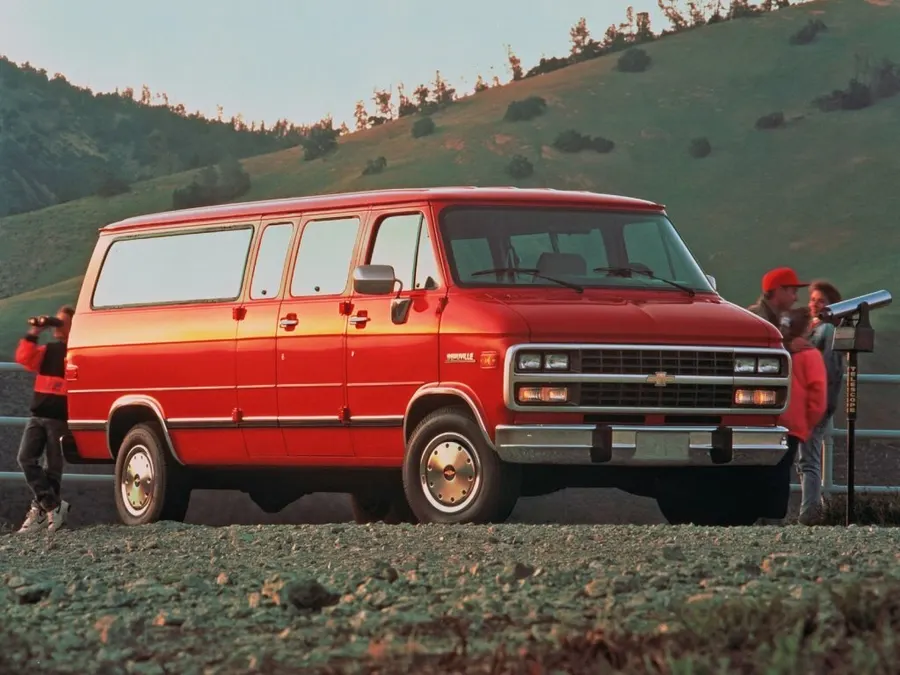 Chevrolet Van — фото модели