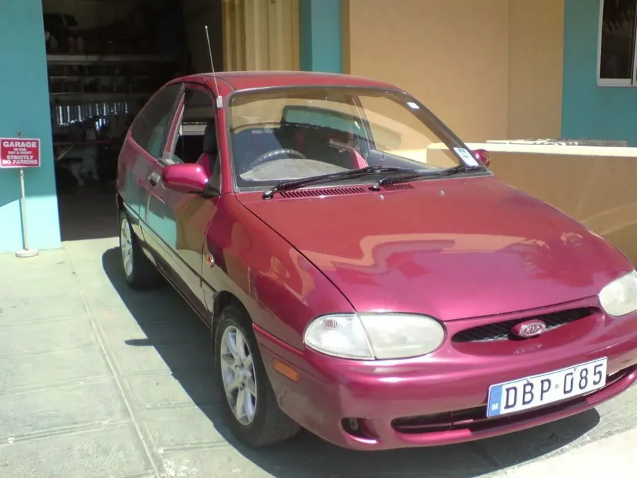Kia Avella — фото модели