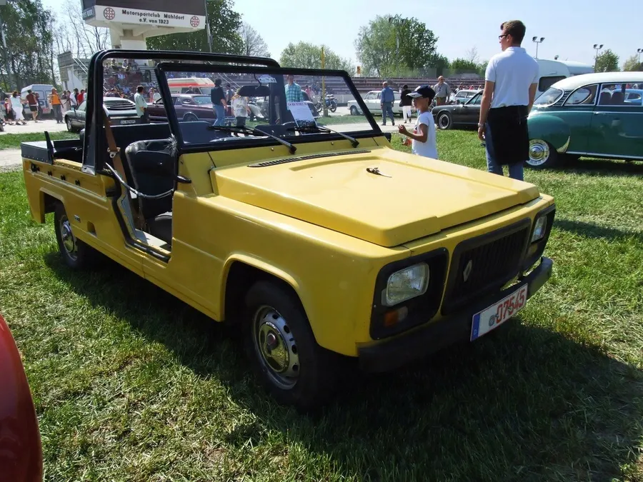 Renault Rodeo — фото модели