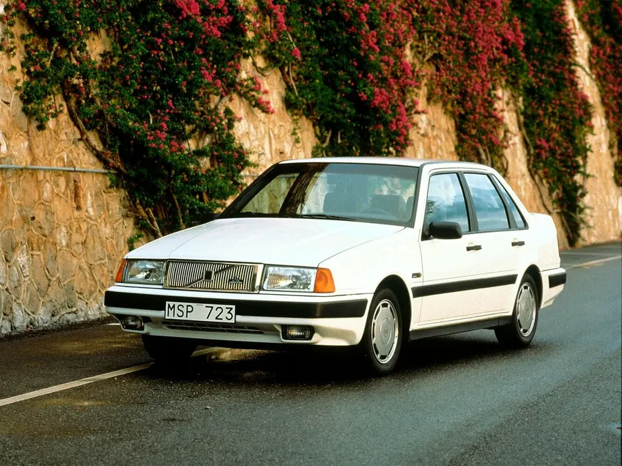Volvo 460 — фото модели