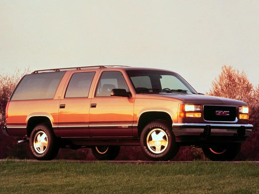 GMC Suburban — фото модели