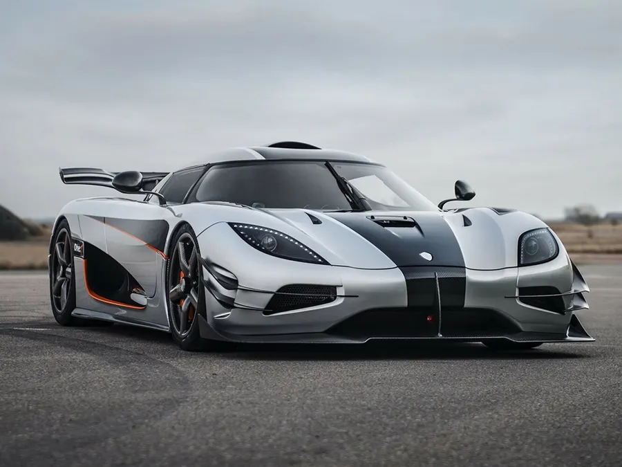 Koenigsegg One:1 — фото модели