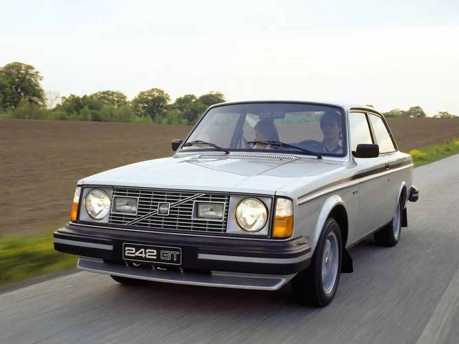 Volvo 240 Series — фото модели