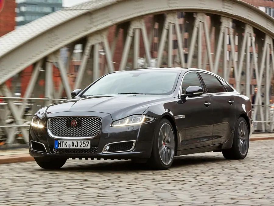 Jaguar XJ — фото модели