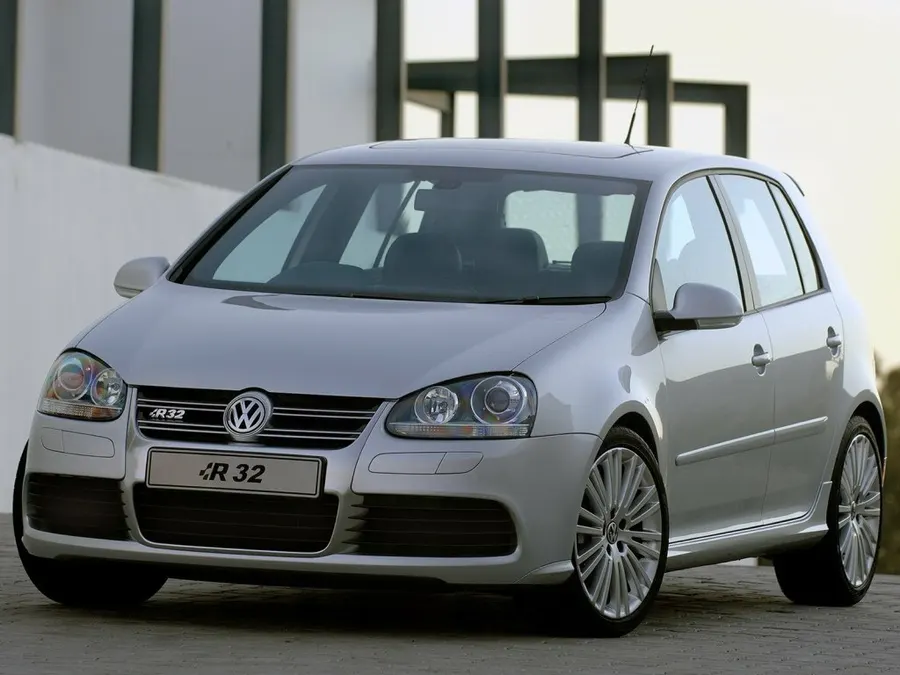 Volkswagen Golf R32 — фото модели
