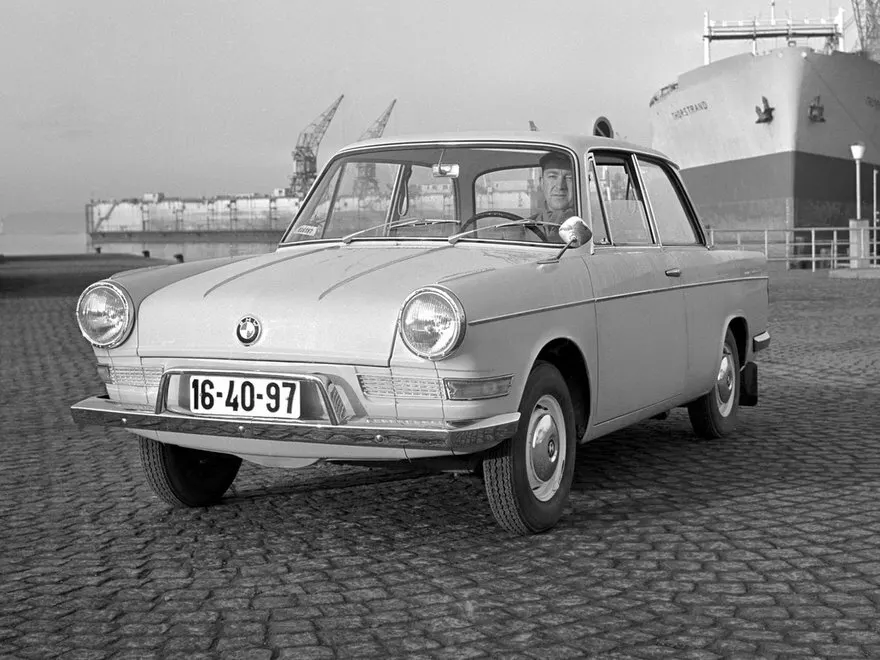 BMW 700 — фото модели