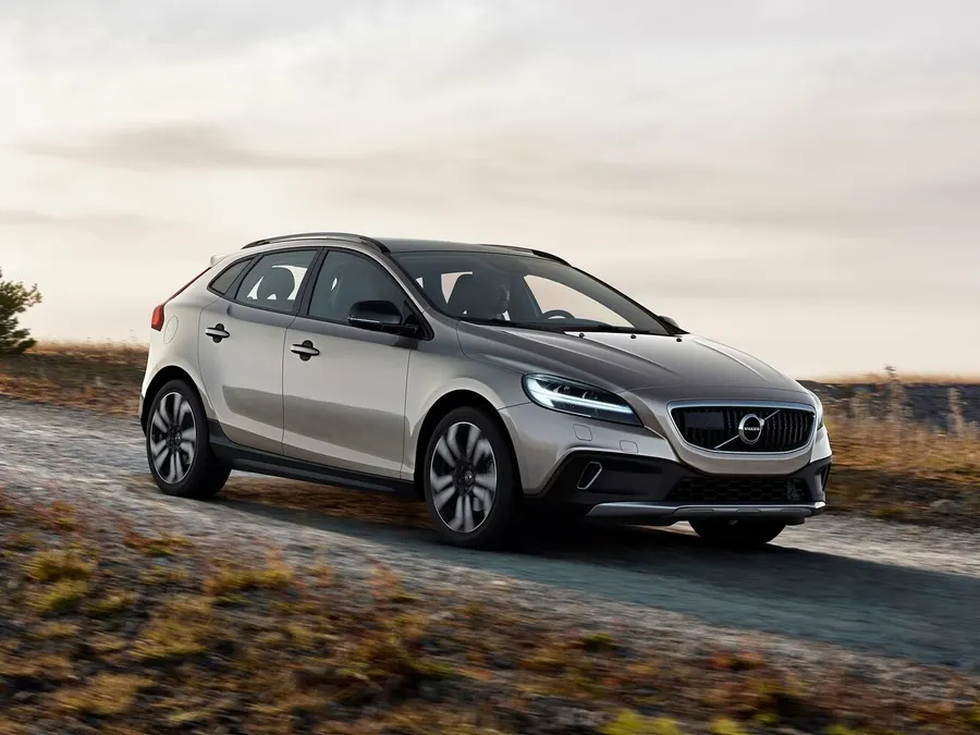 Volvo V40 Cross Country — фото модели