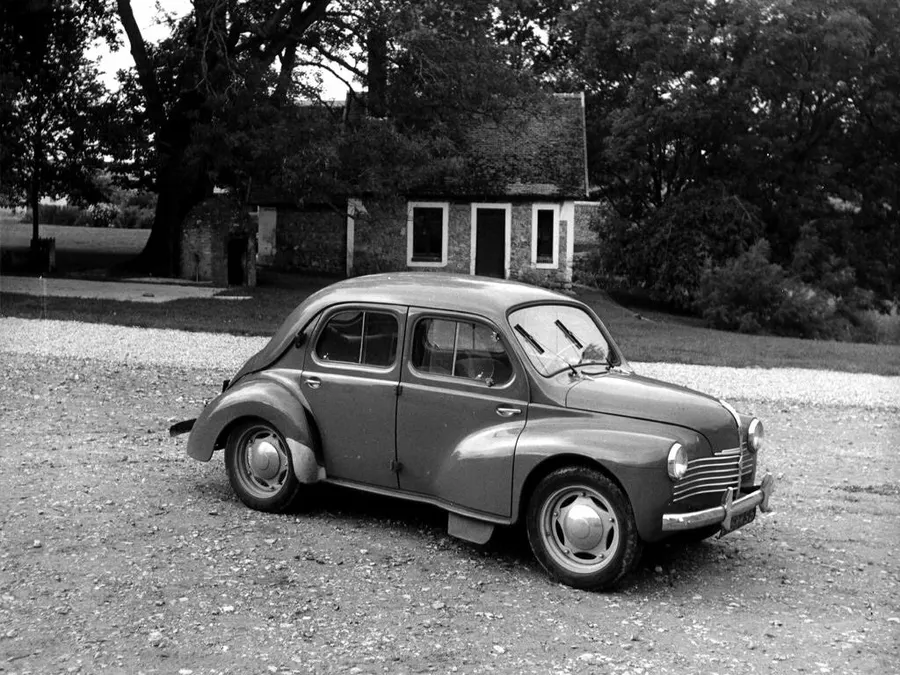 Renault 4CV — фото модели
