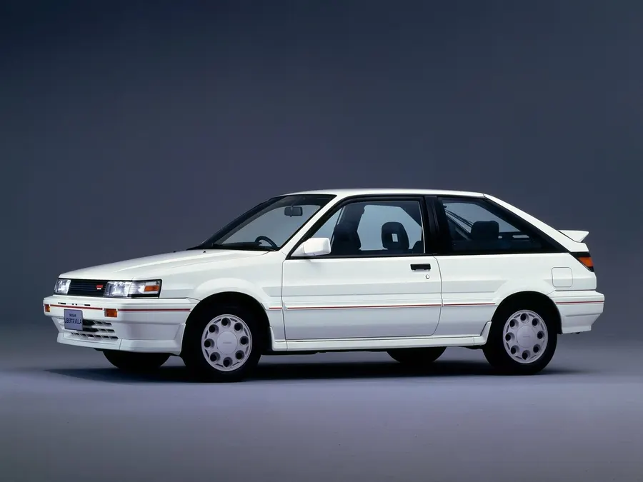 Nissan Liberta Villa — фото модели